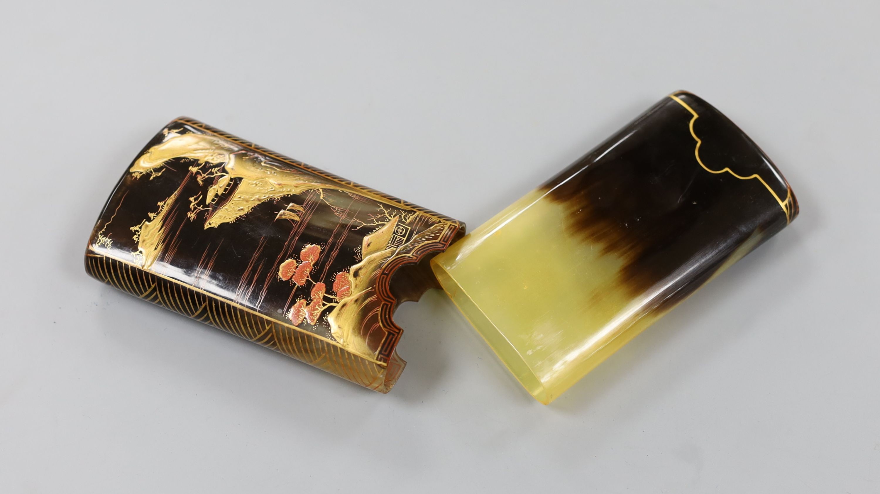 A Japanese gilt lacquered tortoiseshell and horn cigar case, Meiji period, 13cm